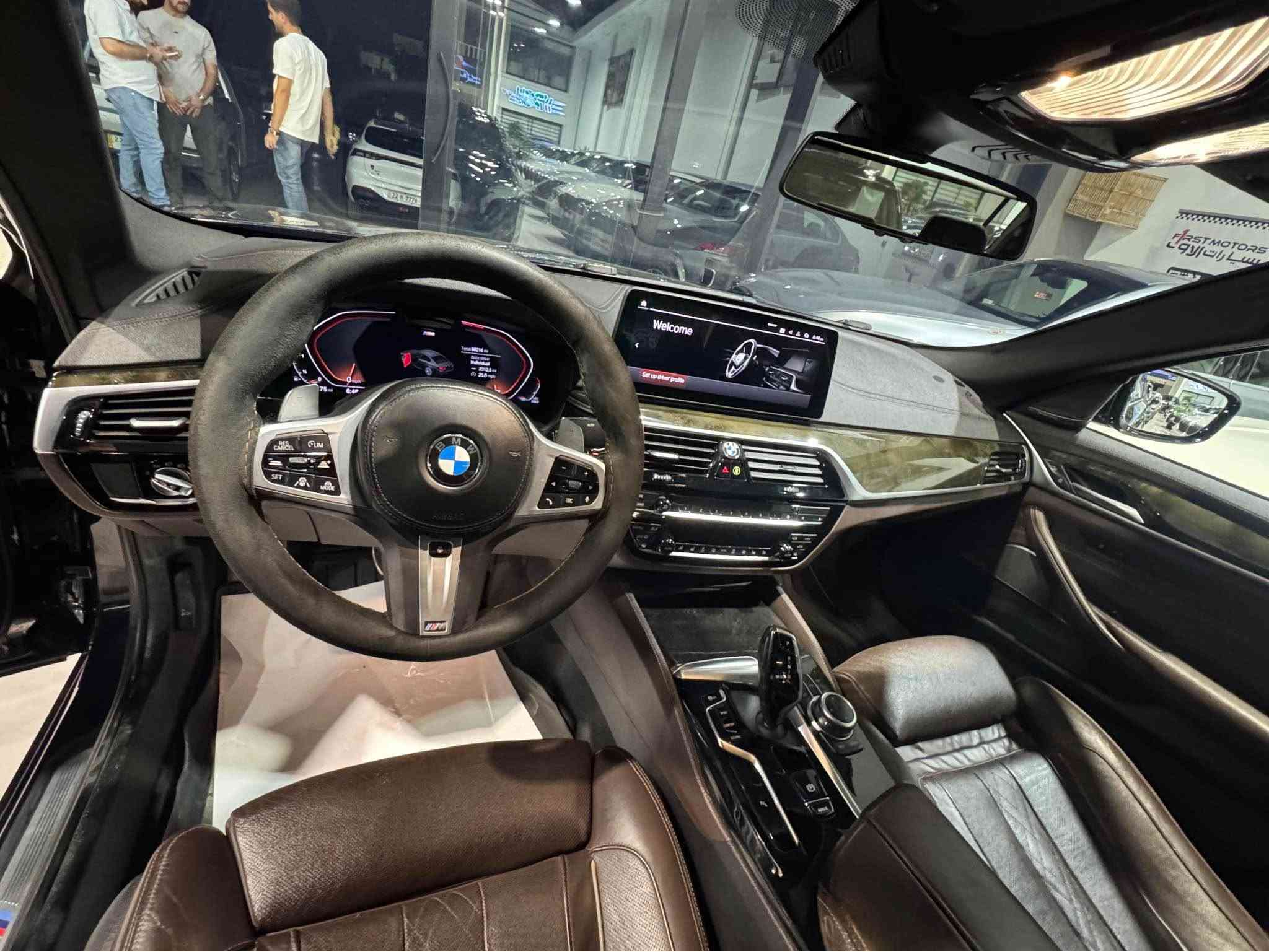 بي ام 530i • ٢٠٢٢ • بلاك ايدیشن