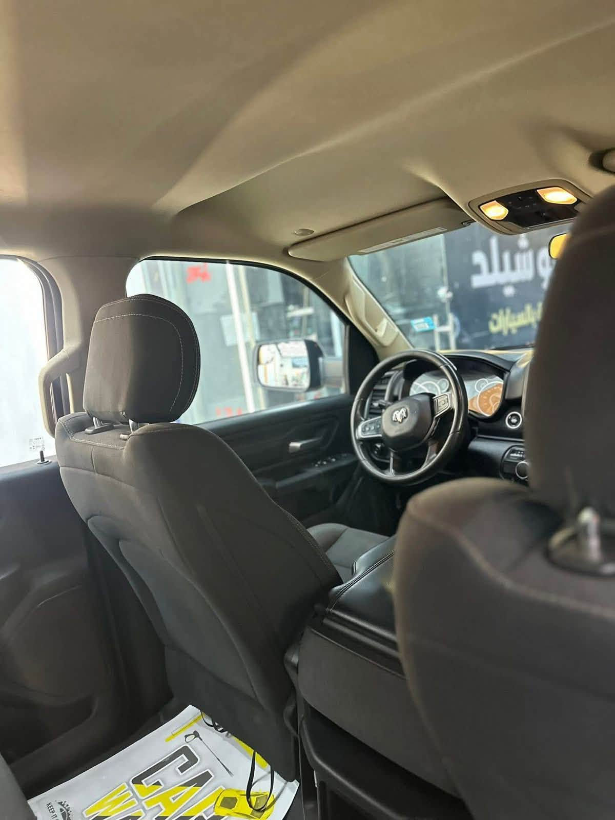 سلام عليكم  رام 2019 باب طويل بدي قصير  بك هورن مواصفات العاديه مكينه 6 سلندر  اوتو ستار مكينه وكير جدد تخم تاير جديد ماشيه 135 الف بيه 3 قطع جاملغ خلفي وباب خلفي 
وبيه جاملغ امامي مبدل نفس اللون مكاني بغداد  للبيع او المراوس 
***********

نص مكتوب في الصور:
- en.bidfax.info ٩:٤١ 000-26558803 - 11/27/2019 - IAA BidFax.info 2