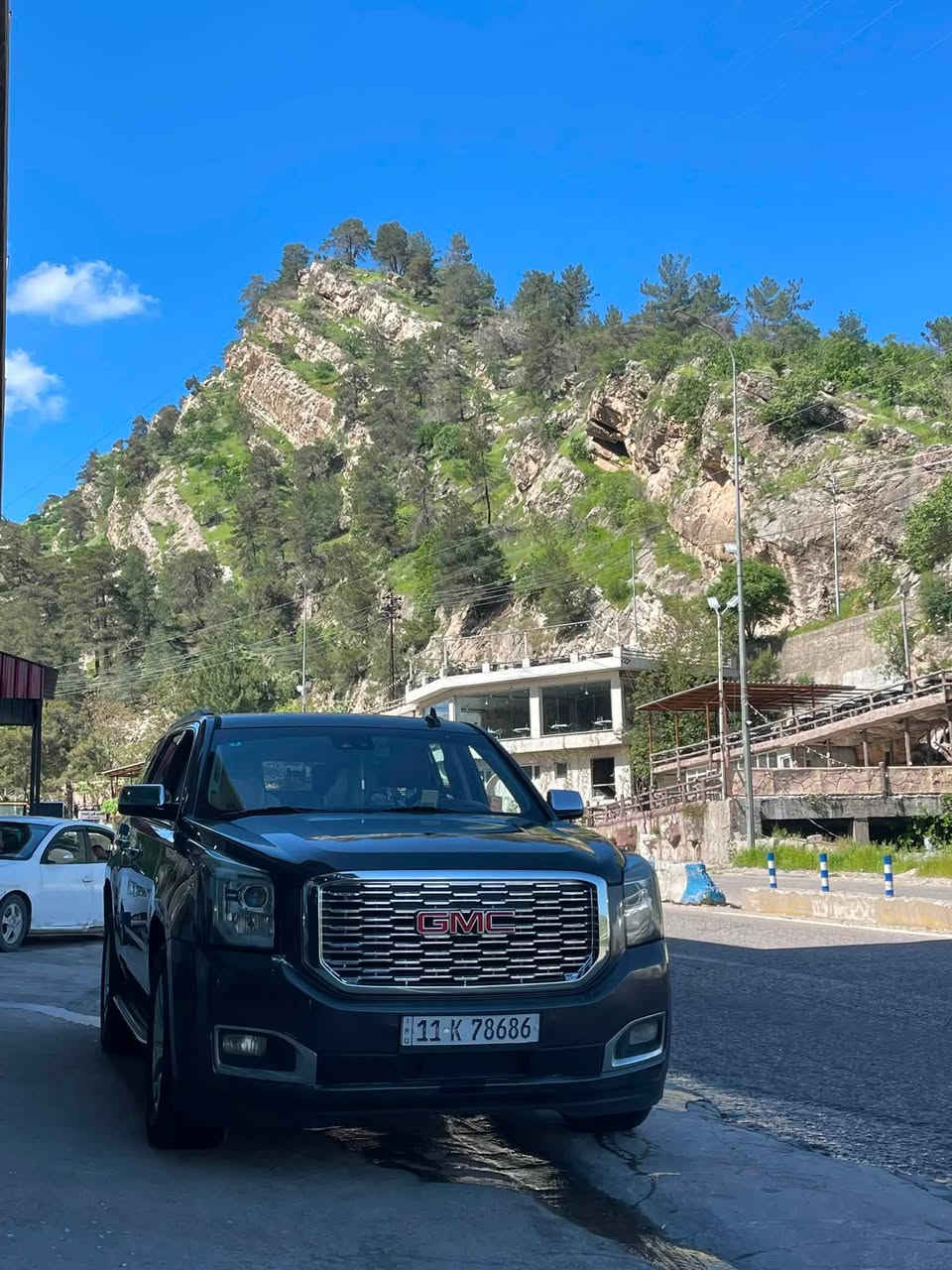 السلام عليكم

GMC Yukon SLT موديل 2017
وارد امريكي كفاله عدا البارد فقط صور الفحص مرفقه
مرقم بغداد  باسمي تحويل مباشر مكفولة من الصبغ والضربه  
ماشية 140 الف كم
سعر ٣٠٠
المواصفات:
✅كشن هزاز و داتا شو 
✅7 راكب 
✅3 قطع تبريد 
✅ محرك V8 سعة 5.3 لتر
✅ تشغيل بصمة (Push Start)
✅ دخول ذكي (Keyless Entry)
✅ شاشة وسطية كبيرة
✅ Apple CarPlay + Android Auto
✅ كاميرا خلفية
✅ حساسات أمامية وخلفية
✅ رادار أمامي ونقاط عمياء 
✅ مثبت سرعة
✅ جميع المقاعد كهربائية 
✅ لايت LED أمامي وخلفي
✅ منافذ USB Type-C و USB
✅ تحكم كامل بالستيرن
✅ بلوتوث + أوامر صوتية
✅شاشه بالسقف
✅فتحه سقف
✅كشناات تدفئه وتبريد
✅بنيد وقماره وداعميه مغلف ppf 

📞 للاستفسار ***********
مكاني الناصريه
