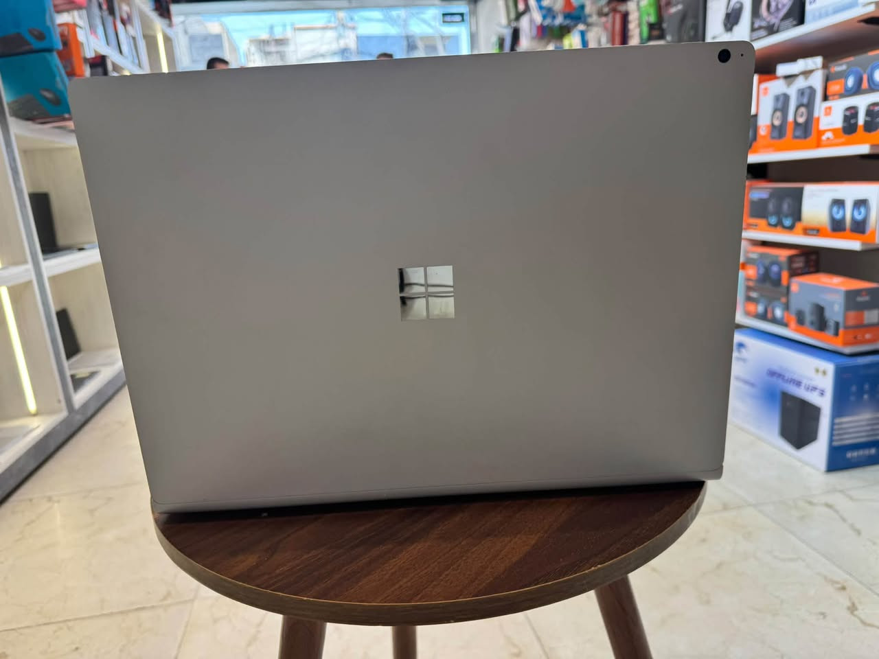 🔥 Surface Book 2 – 15 Inch 🔥
💻 جهاز Surface فخم يجمع بين التصميم والأداء القوي!

⚡ Intel Core i7
🧠 RAM 16GB
💾 SSD 1TB
🎮 NVIDIA GeForce GTX 1060 – 6GB 🔥
🖥️ شاشة 15 إنش 4K ✨
👆 شاشة لمس عالية الدقة
🔄 شاشة قابلة للفصل وتحويل الجهاز إلى Tablet

🎯 مناسب لـ:
🎮 الألعاب
🎬 المونتاج والتصميم
🏗️ برامج الهندسة
💻 البرمجة والعمل الاحترافي
📚 الدراسة والاستخدام اليومي

🖤 تصميم فخم + شاشة 4K + كرت شاشة 6GB = جهاز مميز جداً

📍 Techno Master – تكنو ماستر
📦 توصيل لجميع المحافظات العراقية
🛠️ فحص الجهاز وضمان المكتب

📞 ***********
📞 ***********
📞 ***********

#SurfaceBook2 #Surface #MicrosoftSurface #GTX1060 #4K #Corei7 #GamingLaptop #Laptop #TechnoMaster #تكنو_ماستر #لابتوبات #سرفس #الموصل #العراق
