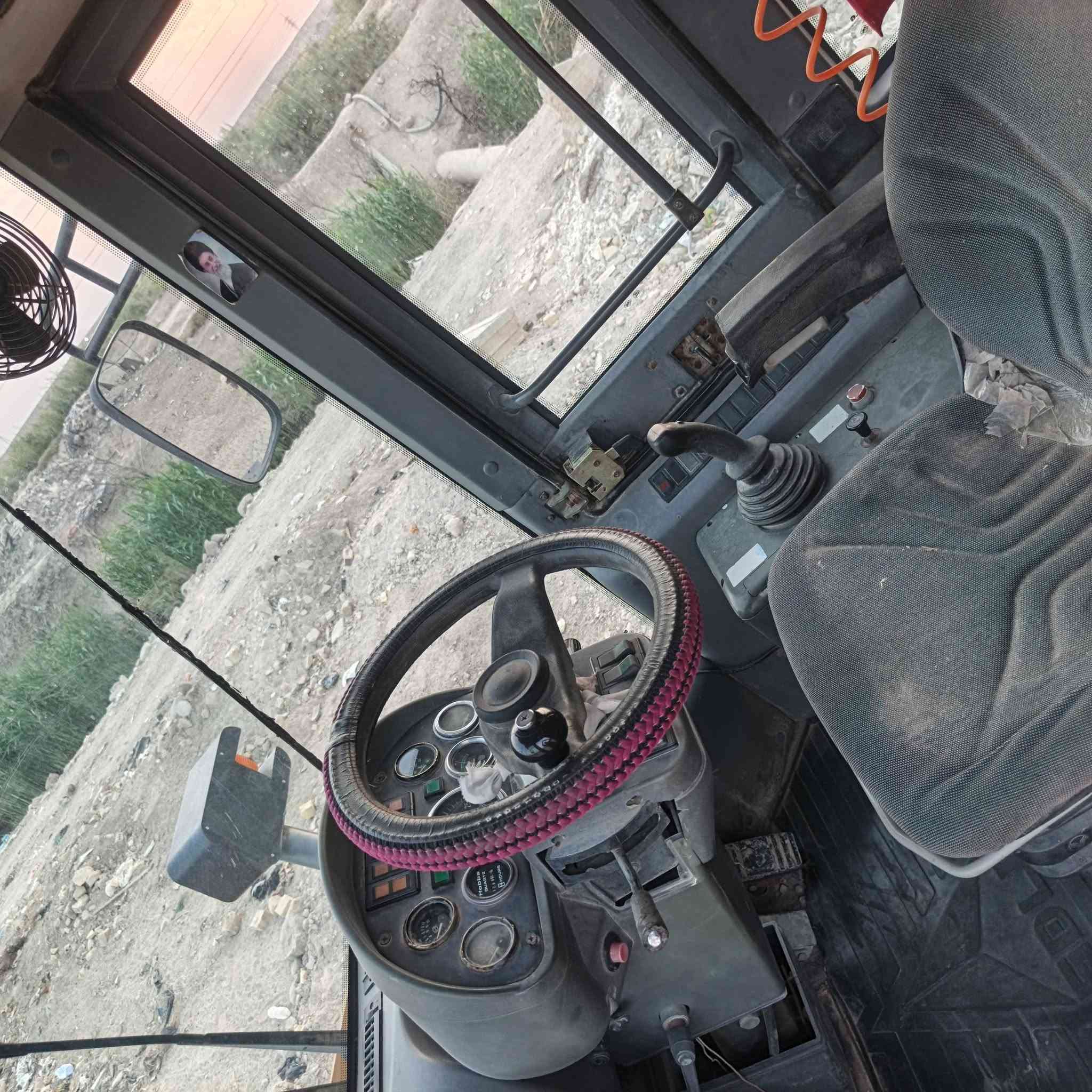 سلام عليكم البيع شفل الجي شركه درب البحار موديل الفين ١٠ رقم ذي قار انكليزي بي مكينه الفين ٢٥ كيله نضيفه تواير زينات مكينه خير من الله جاهز العمل مكلف بلنشر ***********
