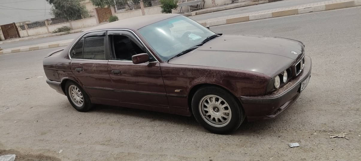 بي ام دبليو ٥٢٥ • ١٩٩٢ • قير ومحرك شرط