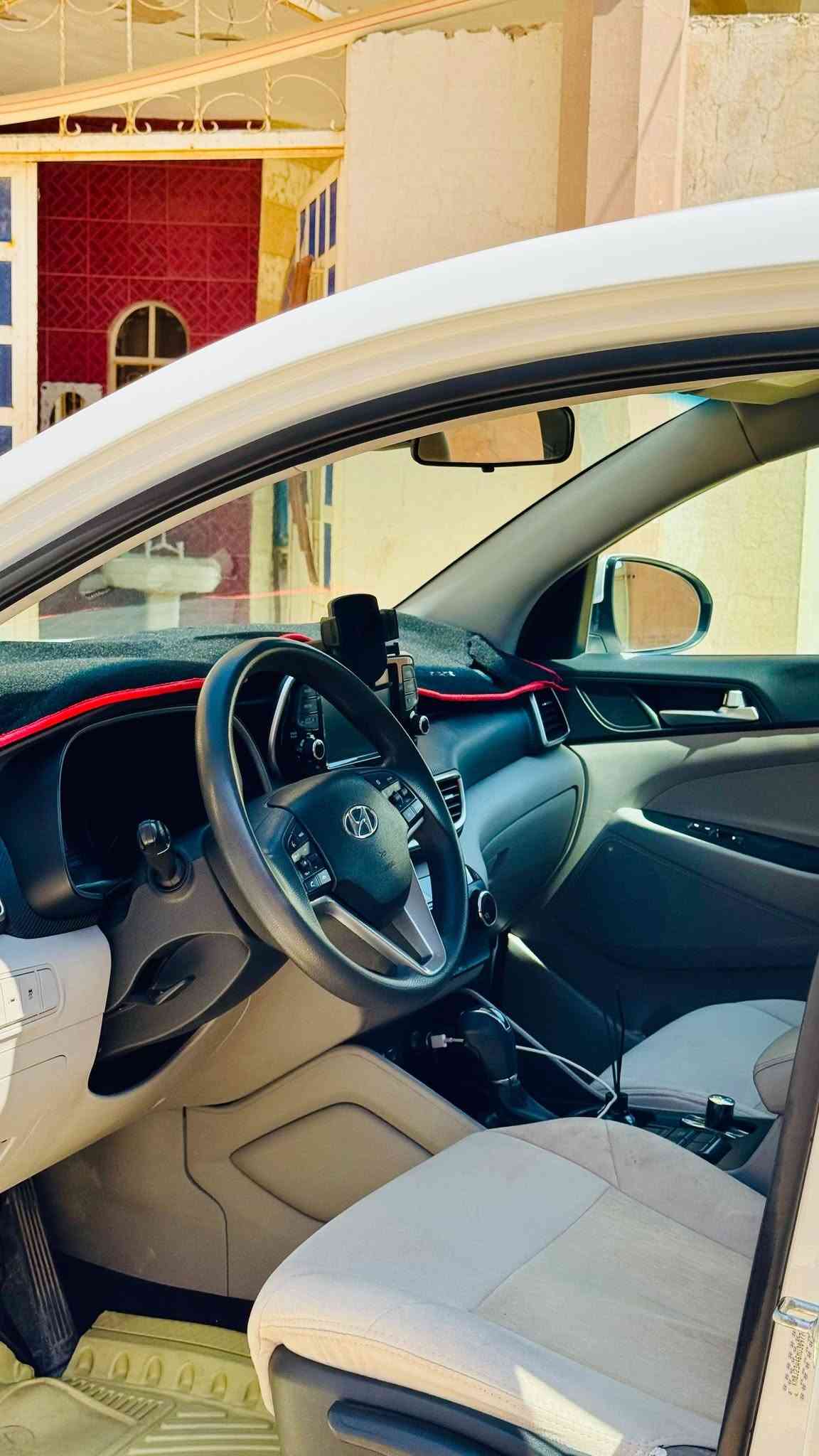 هونداي توسان 2021 (وارد أمريكي)
الموديل: 2021
 ماشية:55 ميل فقط (حقيقي وقابل للزيادة)
 اللون: (أبيض)
 الضرر : جاملغ أمامي عكس السايق+ حافة البونيد من كدام تكحيل +(نص الباب الأمامي عكس السايق صبق فقط 
السيارة تبارك الرحمن جاهزة على اخر حبة ومابيها نقص
 الصدر خير من الله. التواير جديد بل شرط 
 التبريد: خير من الله 
 المحرك والگير: محرك gdi شرط  ولا تنقيص ولا تبخير والكير شرط الفحص
السيارة نظيفة جداً بمعنئ الكلمة 
 السعر:137$ وبيها مجال للشراي 
 المكان: (صلاح الدين بيجي) 
يرهم مراوس حسب القناعه
 رقم الهاتف: ***********
