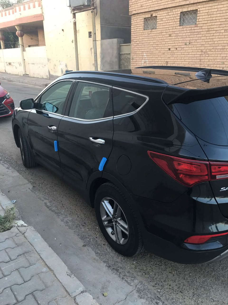 من رخصة الادمن المحترم سنتافي 17امريكي كلين بيه ملاحظات بسيطه مكينه2400gdi السياره فول مواصفات 1/1رقم بغداد سعره 140وبيه مجال السياره بالرمادي للاستفسار ***********
