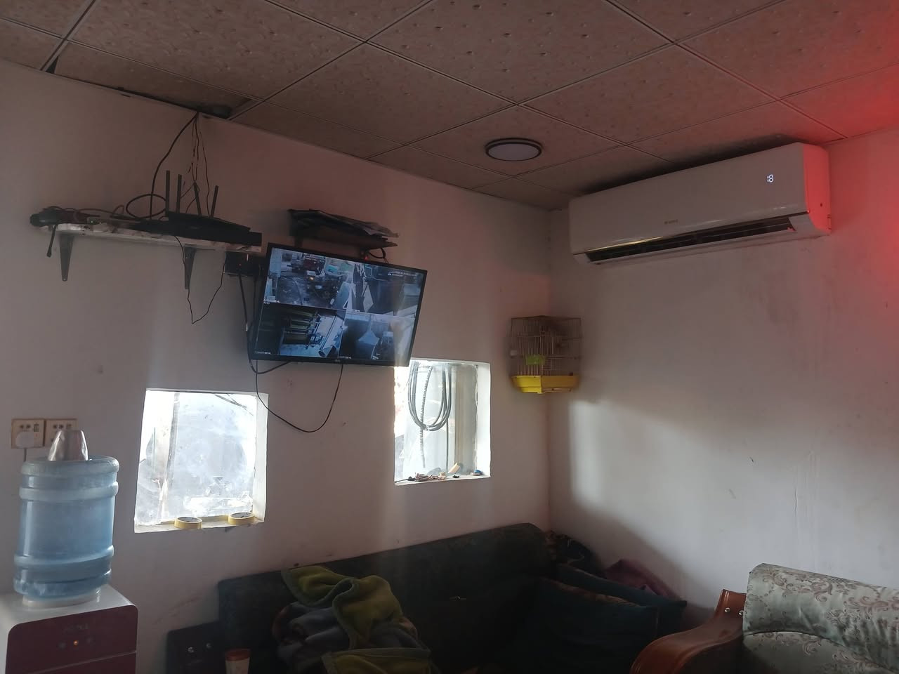 موقع للبيع حمل ٧٢٥  قابل للزياده بي ٣مكاين مسجل ٢٠٠كيفي مكانه الحر فوك من مدرسة الحسام للاستفسار ***********
