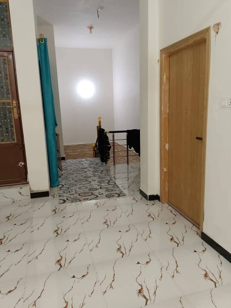 مشتمل للبيع...
حله زوير 10*10 مربع  غرفتين نوم طابقين   قريب عل جسر بته وآله مدخل ثاني عل نهر اليهوديه طابو زراعي سند 25 تحويل مباشر المساحه 100 متر واقع حال 154 متر بناء حديت درجه اولى طابقين علما...البيت اي نقص مابي السعر 95 مليون
                   ***********
