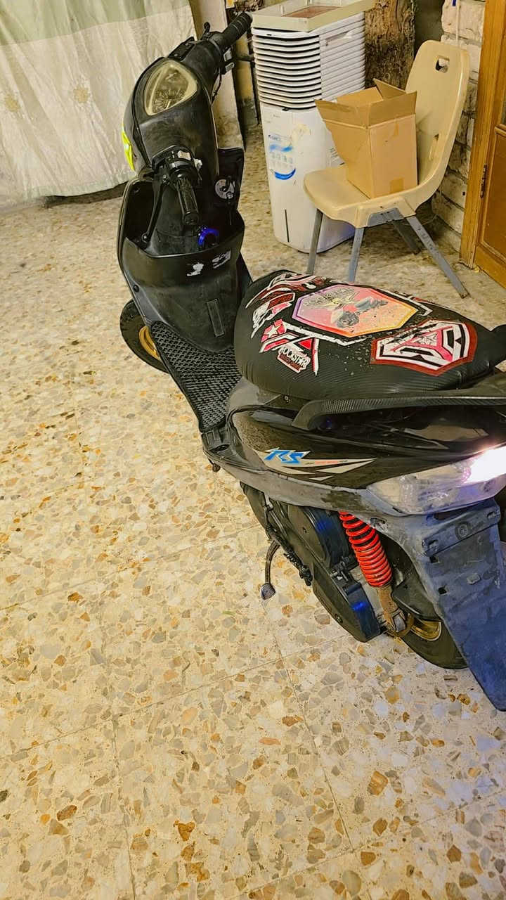 ماكس عدله جديده كلهة شغاله مكينه مامفتوحه سلف هندر اشاير سكنات ما مفتوحه مشي نهضه خير من الله بوشه ابريكات 49 ابلاديه لايت عالي وناصي دبلات امامي وخلفي  اماميه وخلفيه جاهزه اخت الرمبه نعومه كلش حلوه كفرات اصلي حواضن اصليه عدادات الكهربايات كلها شغاله لا تبخير لا تنقيص ما بيها اي نقص شرط الفحص مكان البصره  السعر ٦٥٠ ***********
