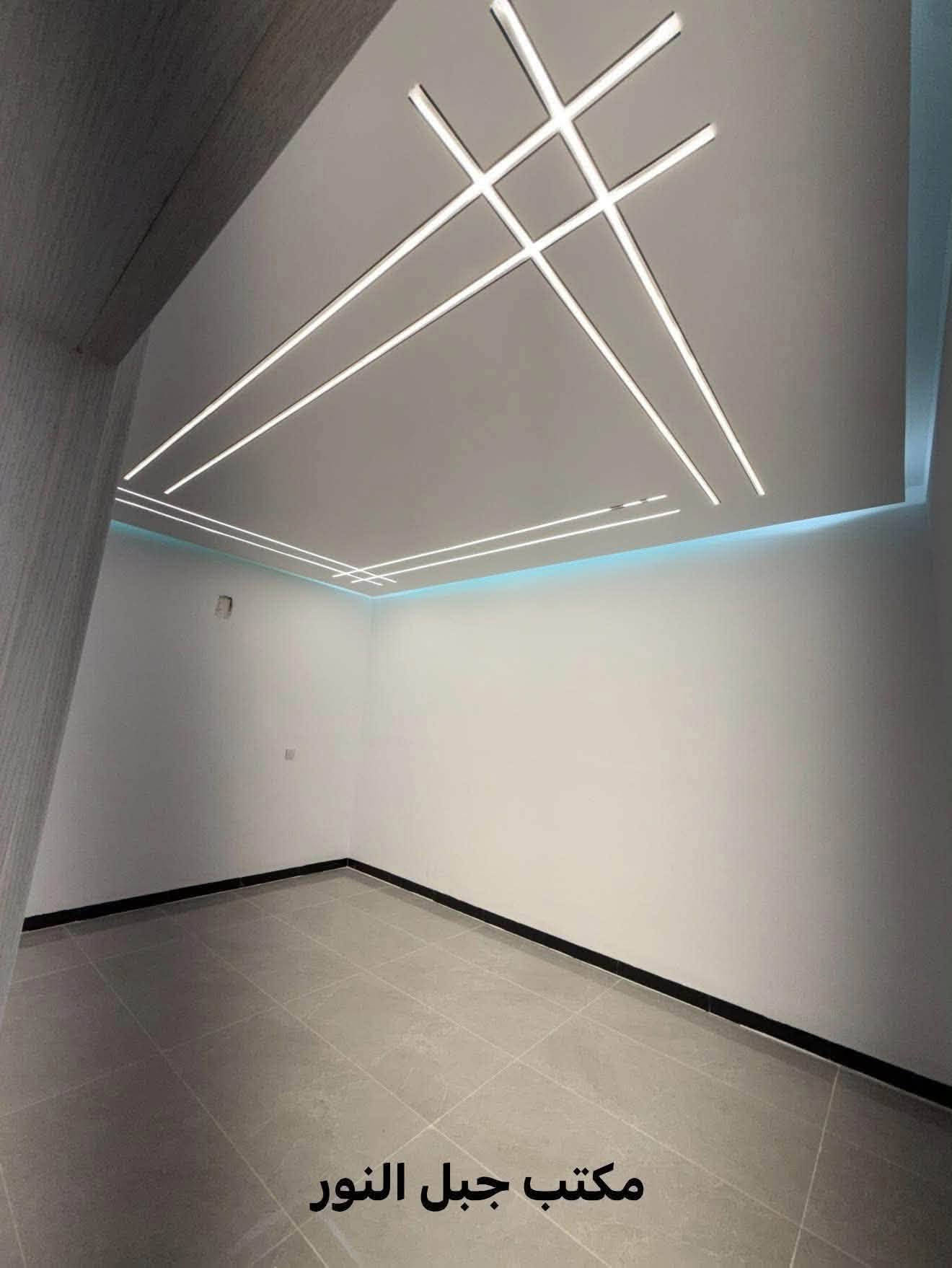 فرصة ذهبية للبيع | منزل طابقين بتصميم حديث ✨
📍 الموقع: دور الزراعة الثآلثه 
📐 المساحة: 180 متر
📜 النوع: طابو زراعي (سند 25 ملك صرف)
🏠 تفاصيل توزيع البيت:
 الطابق الأرضي:
 استقبال واسع للضيوف
 مطبخ مجهز
 صالة معيشة مريحة
 غرفتي نوم (2)
 صحيات داخلية وخارجية
 الطابق الثاني:
 غرفتي نوم (2)
 صحيات
 سطح واسع
✨ المميزات والديكورات:
 ديكورات نقوش مغربية فاخرة تضفي لمسة جمالية أنيقة.
 منظومة إنارة مخفية حديثة تبرز جمال التفاصيل.
📞 للاستفسار ومزيد من التفاصيل، يرجى الاتصال على الرقم:
📞 *********** 📞
أو تفضلوا بزيارة مكتب الحمداني للعقار.
☎️ *********** ☎️

نص مكتوب في الصور:
- مكتب جبل النور
- بكتب جبل النور