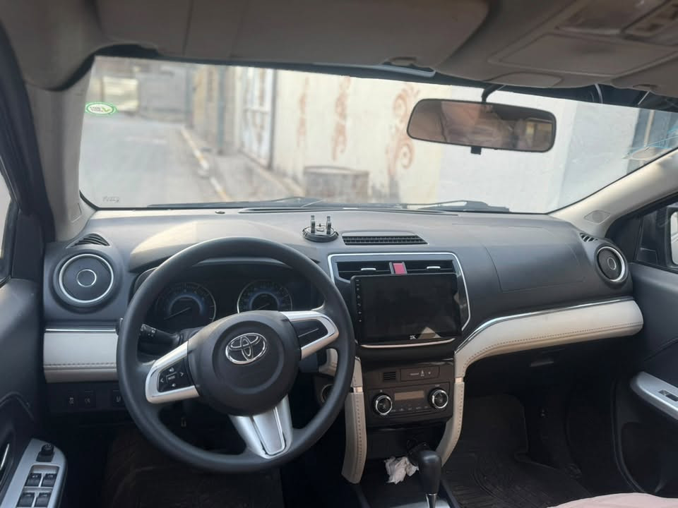 السلام عليكم للبيع تويوتا راش موديل 2019 رقم بغدادانكليزي سنوية باسمي وارد خليجي سيارة جاهزة بدون نقص بيه جامل امامي صبغ وشوية من البنيد بدون دواخل 
السعر 128 
الديوانية 
***********
