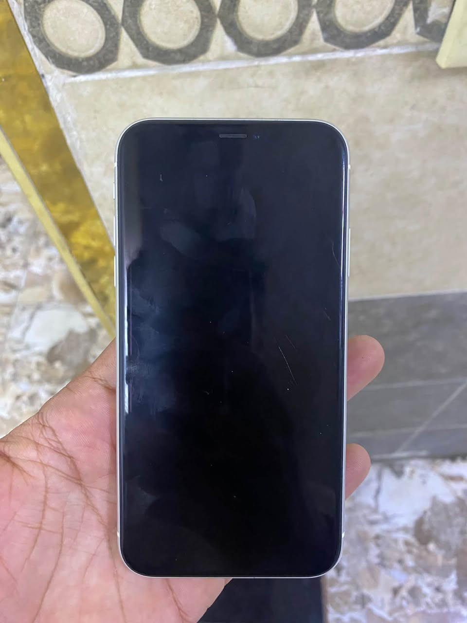 اكس ار مكفول
لون ابيض بطارية٧٨ بطارية
ذاكره ٢٥٦ 
مكفول كفالة عامه كله شغال
بدون ملحقات 
مكاني الدورة زراعي ابو طياره 
السعر ١٧٥ الف قفل 
او مراوس ب ايفون ١١ فما فوق
***********
