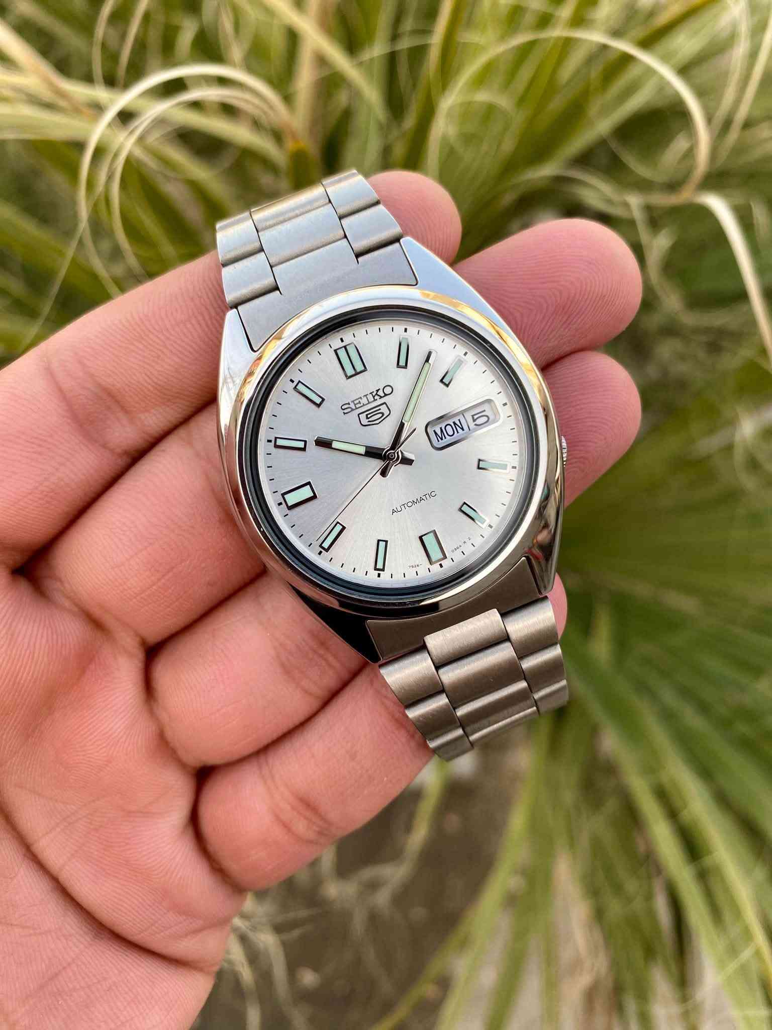 #SEIKO 5
#سيكو 5 ياباني آصلي 
🔻مستخدم كالجديد انتاج مقطوع تعمل كالجديد 
موديل SNXS73K
اوتو ماتك 21 حجر 
أوبن كيس مكينة كشف 
مقاومة الماء 30 متر 
الأرقام والعقارب  لامينوس مضيء 
السعر، الحجز او اي استفسار خاص 
فقط للجاد في الشراء لطفا 
او واتساب ***********
يوجد توصيل 🚚 
🔻متوفر اكثر من 250 ساعه اصلية
