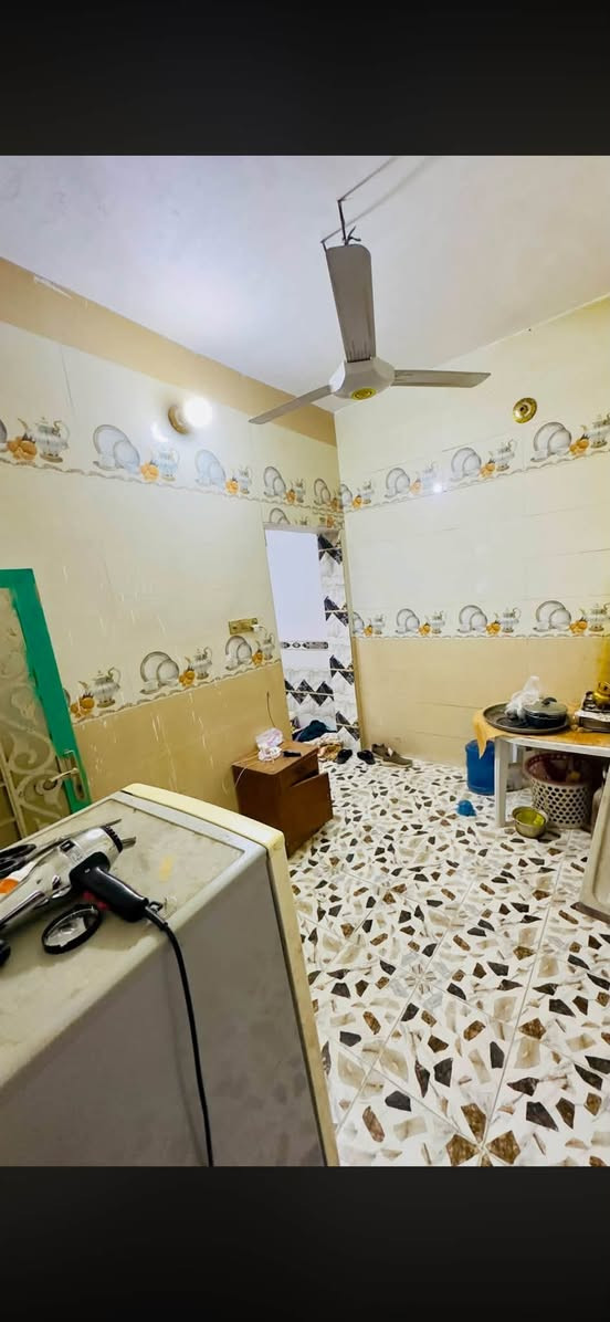 بيت للبيع 50 متر حي النداء غرفه وصاله ومطبخ وحمام بناء جديد  سعره 45 وبي مجال
واتساب***********
