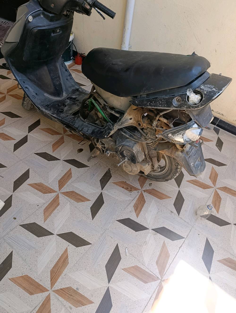 درجه فرشه فضايه البيع طافيه يعني حديد انطيك  السعر 130االف وبيها مجال ***********
