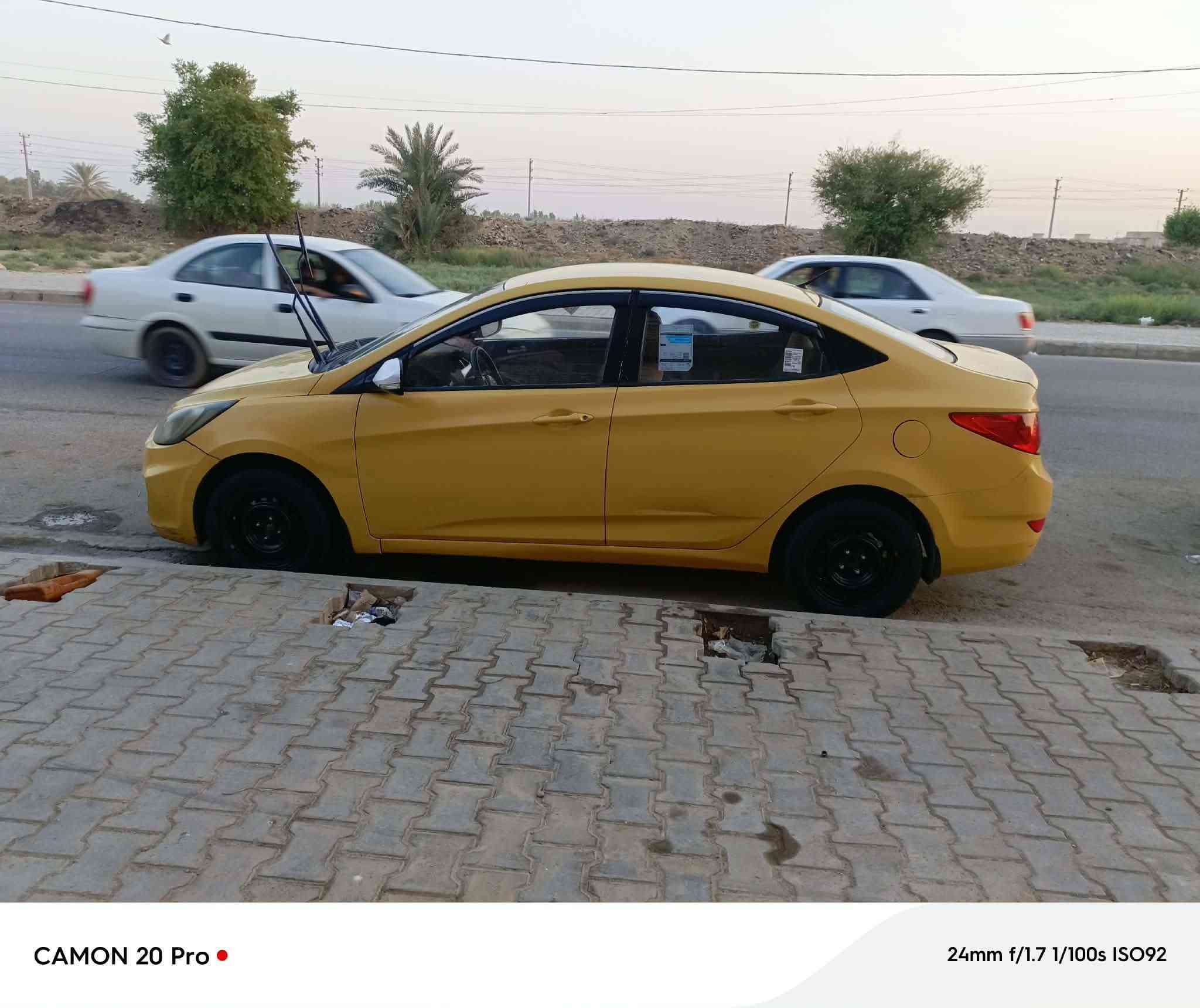 السلام عليكم
أكسنت موديل 12
خليجي بيهه جاملخ امامي 
تبريد شغال 
صدر نص عمر
تايرات نظاف
مصفره هيه وغرامات 
رقم لنكليزي بابل
سياره
( بيهه صوت بل مكينه ابيع كايمه)
مكينه 1600 قطرتين المرغوبه 
وللستفسار أكثر اتصل على رقم 
***********
سعر 65 وبيهه مجال
