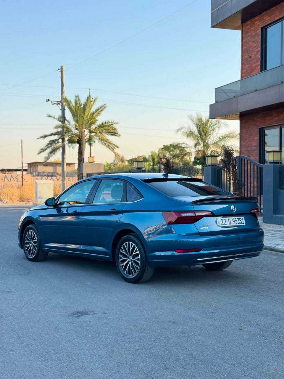 Jetta2021S
یەک پارچە سبوخ یەک تەحدیل بێ ژۆرێ بێ ئێرباگ تەحویل وەکەلە بەشەرت 18 وەرەقەو نیو خارەمەی لەسەرە پاش مەحمەلەی دەدرێتەوە 
ژم📲:7504841031 أربيل, العراق
