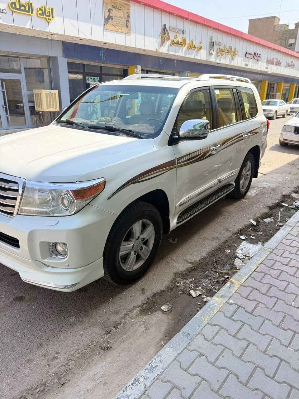 السلام عليكم جكساره موديل 2013  مكفوله كفاله عامه محرك 6/  4000 مواصفات برايم كشنات جلد زراك لايت تحكم لايت فوك جوه مثبت سرعه سياره ماشيه 259 بيع أو مراوس بحدث محرك 8 ونطي فرق
***********
