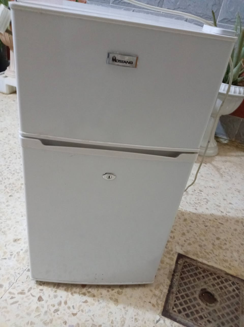 ثلاجه جديده استعمال قليل بيها ليك يكلف ٢٥..السعر ٣٠ الف الشراي يتصل  ***********
