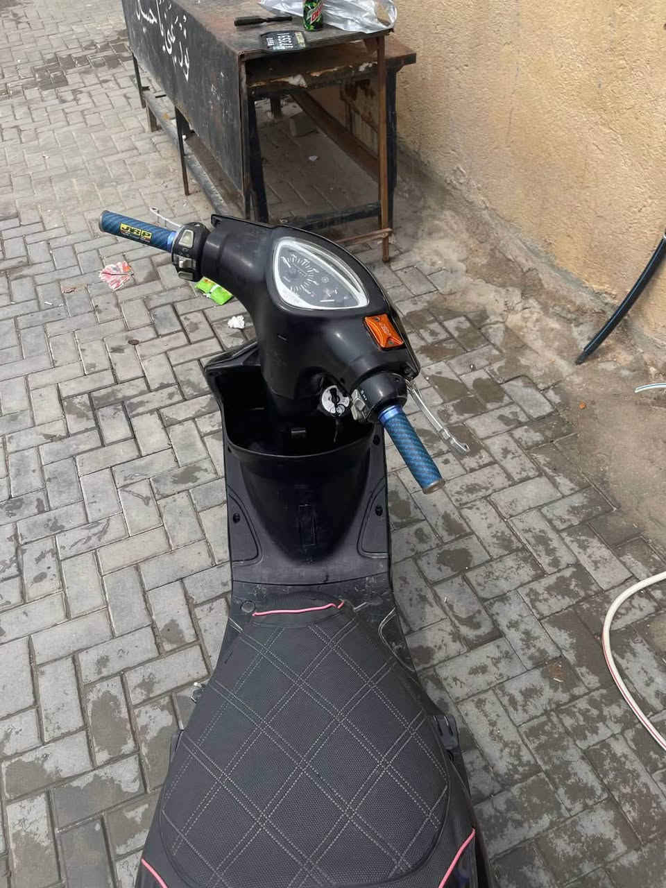 السلام عليكم دراجه عدله للبيع لا تنقيص ولا تبخير مكينه ما مفتوحه أبد جيب وياك اكبر مصلح كلشي شغال بيه سلف هندر اشاير دراجه نضيفه ومكينه ناعه السعر 900 البصره الحيانيه 
***********
