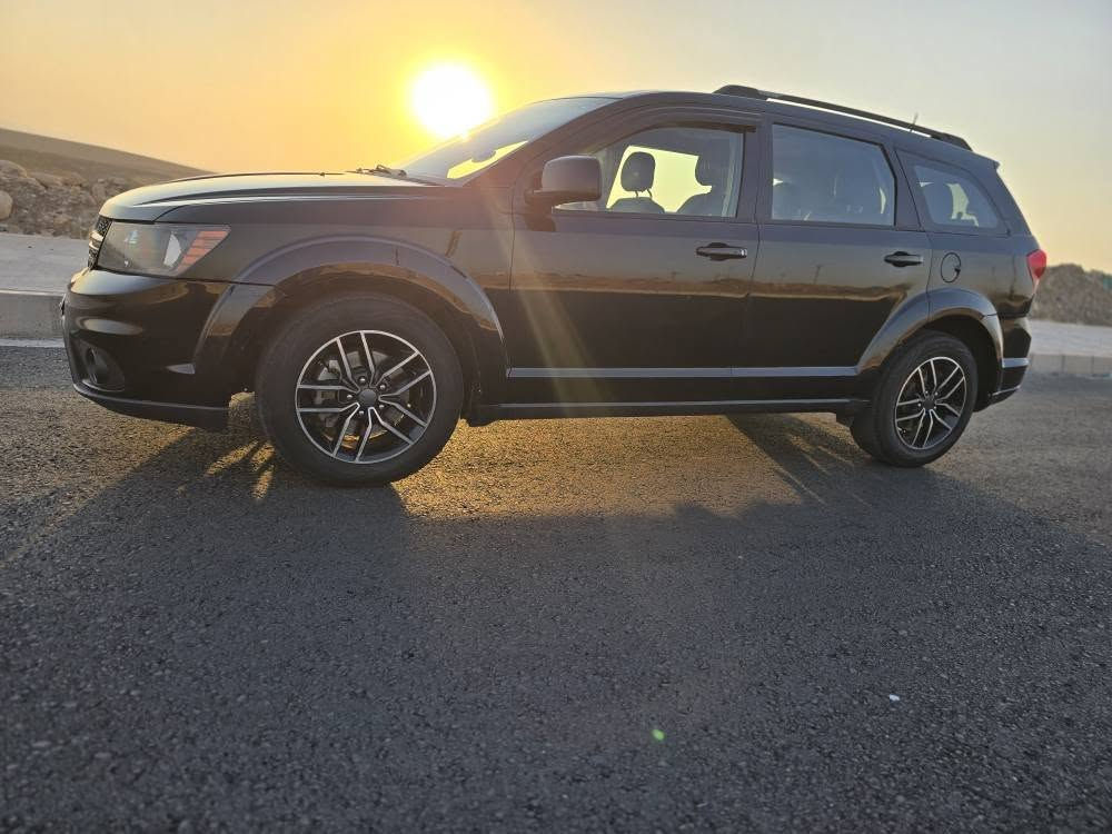 Dodge Journy 2018 SXT ( FWD ) 2.4L

السلام عليكم 

دوج جورني ٢٠١٨ 
٤ بستن محرك ٢.٤ 

مواصفات : 
- تبريد مركزي ٣ قطع
- شاشة أعطال
- مثبت سرعة 
- مانع انزلاق 
- بصمة ثلاث قطع
- شاشة اعطال مع تحكمات
- أبواب و صندوق بصمة 
- شاشة اندرويد
- سماعات محيطية 

* سنوية جديدة الى ٢٠٢٩ 

* السيارة بيها  قطعة و ربع صبغ معجون بأمريكا ، ٣ قطع كلير مجموع ٤ قطع و ربع ابيعها ٥ قطع صبغ 

رقم الشاصي : 3C4PDCBB2HT544954

* ايرباكات فقط فقط البردة اللي من جهة اليسار ( حادث امريكا موضح بالموقع ) طاك و مرجع سستم شركة

* السيارة شرط كير و محرك من الشركة ما مفتوح و لا مبدل 

* حدادية و بلانص جديد قبل شهر

* السيارة ماشية ٢٠٠ كيلومتر قابل للزيادة

السيارة رقمها دهوك و موقعها دهوك  
السعر = ١١٥$ و مجال للشراي

*********** دهوك, العراق
