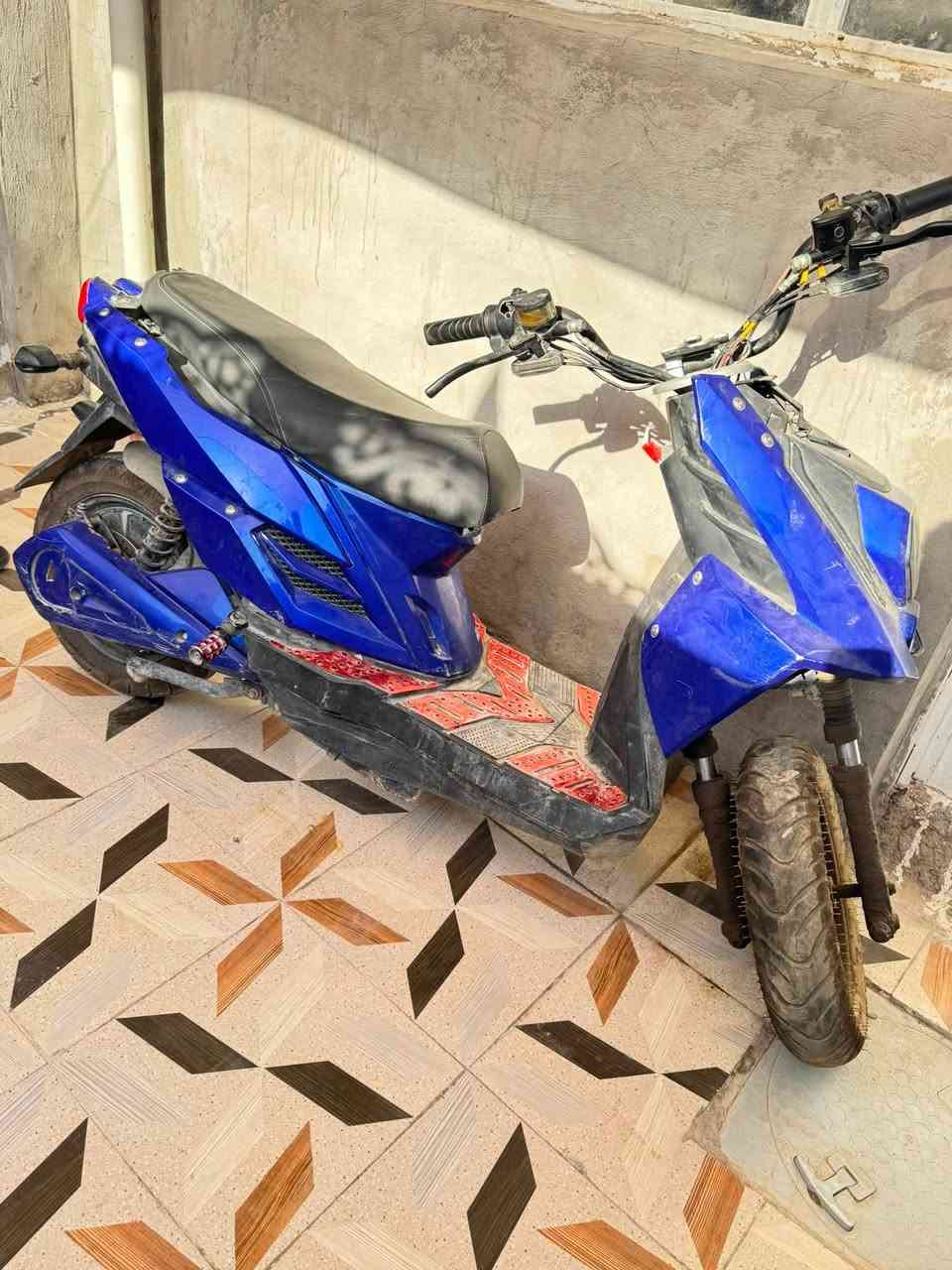 دراجه شحن سكنس جبلي
ملف 2000
السرعة 90
نقصها بطاريات
السعر 300
بغداد الزعفرانية
***********
