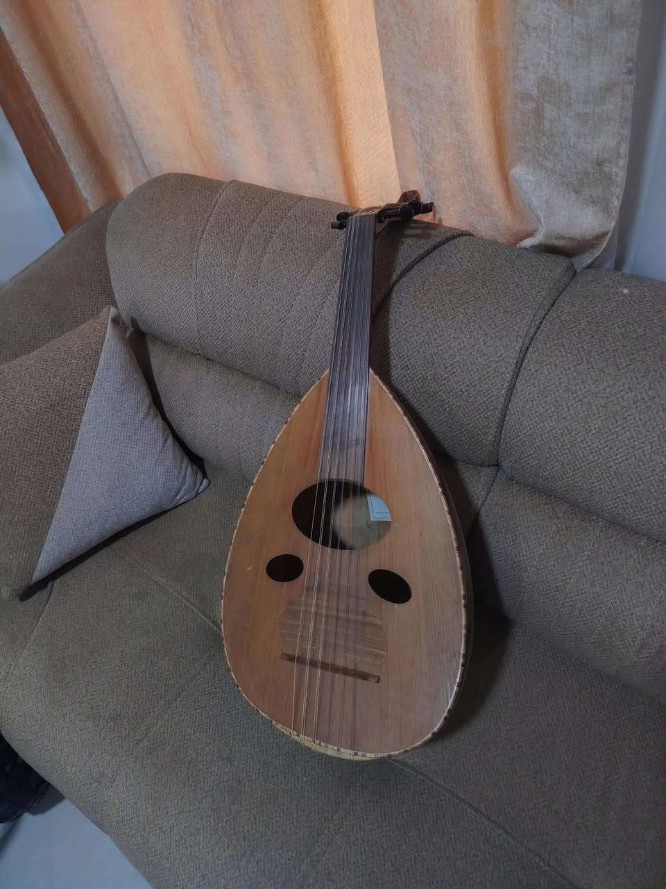 عود عراقي • وجه سيدار • مفاتيح ابنوس