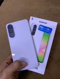 جالاكسي A56 5G • ٢٥٦ • ابيض