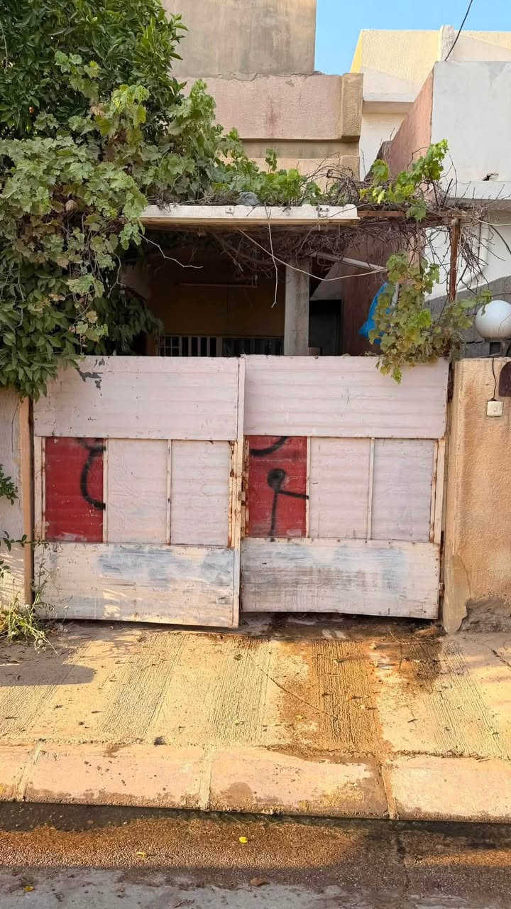 دار للبيع:
مستعجل

دار 200 متر للبيع طابقين حي العسكري خلف جامع سداد البرزنجي طابو صرف باسم شخص واحد تحويل مباشر

السعر 125 مليون 

الاتصال على الرقم( ‭***********‬ )
