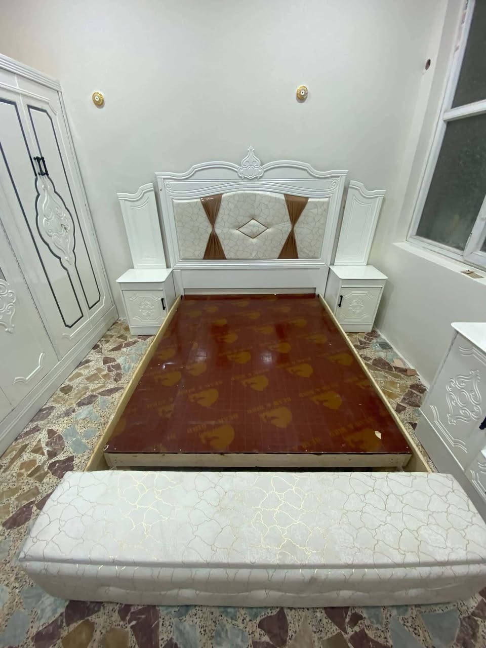 مكلف بنشر 
غرفة اخشاب جديدة غير مستعملة  فقط منصبه 
شغل عراقي ٧ قطع 
رقم الهاتف  ***********
عنوان كربلاء حي  المعلمين
