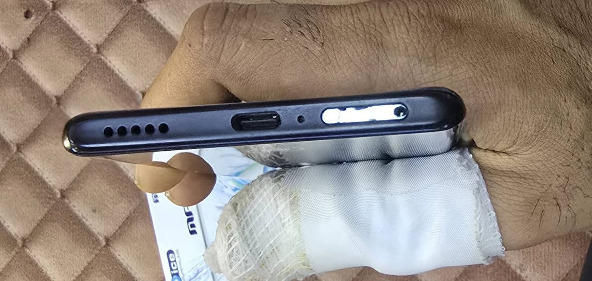 السلام عليكم جهاز HONOR X9a5G البيع الذاكره 256
الجهاز بي نقطه مثل ماواضحه بلصوره ونضافعه كلشي واضح بل صور لامصلح ولا مفتوح العنوان القرنه التواصل بل خاص السعر 160وبي مجال وتوصيل موجود
