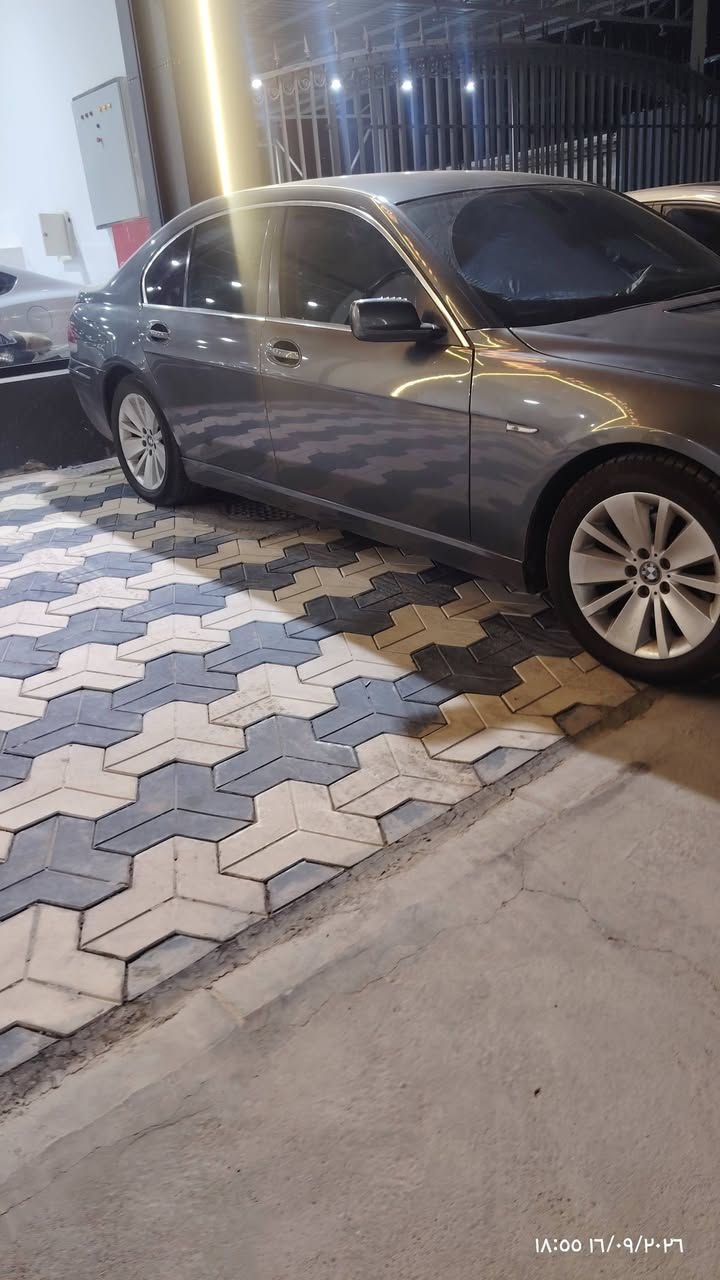 سلام عليكم Bmw باخره 2005اصل وارد يابان 6سلندر جديده سيارة بيهه جاملغ امامي مبدل وربع باب صبغ وبارد باب خلفيه والباقي كفاله بسمي رقم كركوك تحويل ثاني يوم هزه وسنويه جدد تفاصيل ***********
***********مكان سيارة بنجف

نص مكتوب في الصور:
- ١٨:٥٦ ١٦/٠٩/٢٠٢٦
- ١٨:٠٠ ١٦/٠٩/٢٠٢٦
- 18:00 2026/09/16