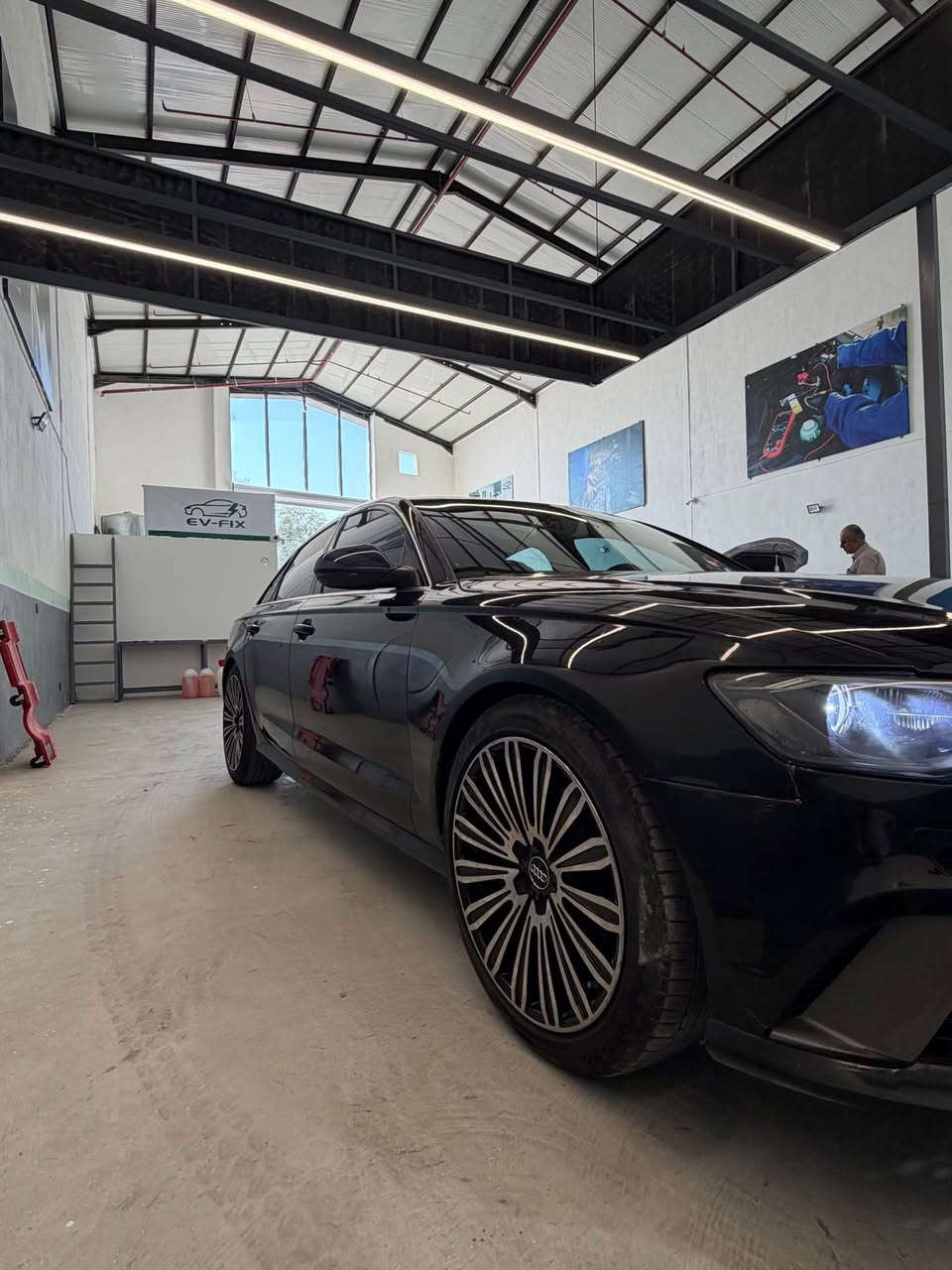 Audi A6 2016 
سەیارە بێ كێشەیە و هەیكەلی زۆر جوانە 
بۆ سعر و زانیاری *********** أربيل, العراق

