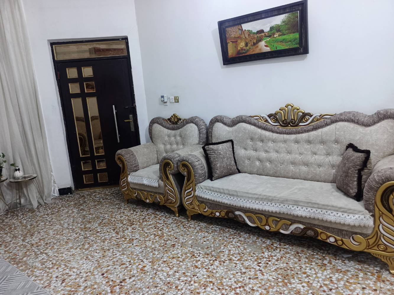 طقم ١٠ مقاعد • نضيف جدا • للبيع