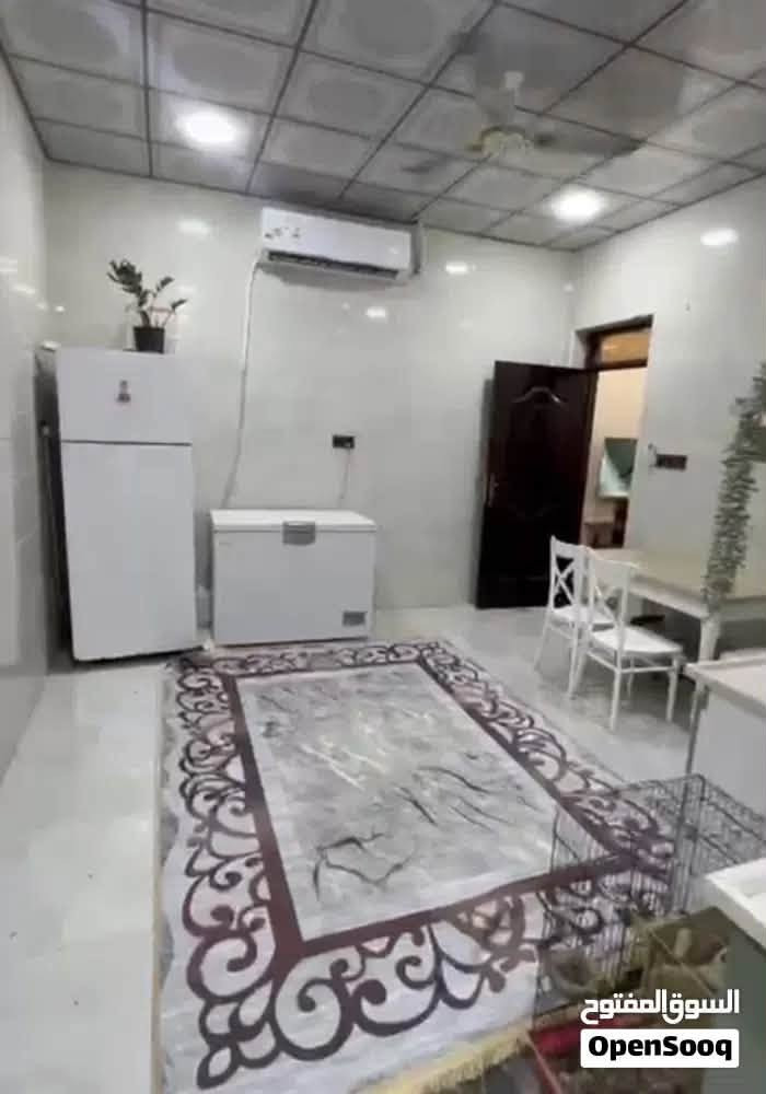 شركه المتين اللاستثمار العقاري والمقاولات
بيت للبيع

الجبيله _شارع السايلو الشارع العام

مكون من : طابق ارضي عباره عن غرفتين منام وصاله واستقبال وصحيات ومطبخ وطارمة 

طابق اول نظام شقه (سويت) تحتوي على غرفه وصاله وصحيات ومطبخ 

طابق ثاني صاله ومطبخ وصحيات 

بالاضافه الى واجهه الدار عباره عن بنايه مفصوله عن الدار 

يحتوي على سنتر وطابق اول مكون من شقتين 

كل شقه تحتوي على غرفه وصاله وصحيات ومطبخ 

*علماً ان تصميم الدار يحتوي على مصعد قيد الانشاء* 

مساحته 250 متر بواجهه 12 ونص والنزال 20

~ طابو ملك صرف ~

••• 3 طوابق  ••• 

 

& نسعى جاهدين لتقديم افضل خدمه لعملائنا&الكرام

الاستفسار الاتصال على 

*********** 

زورنا في موقعنا الكائن 

الطويسه حي الخضراء 

الطويسه قرب مطعم زرزور
