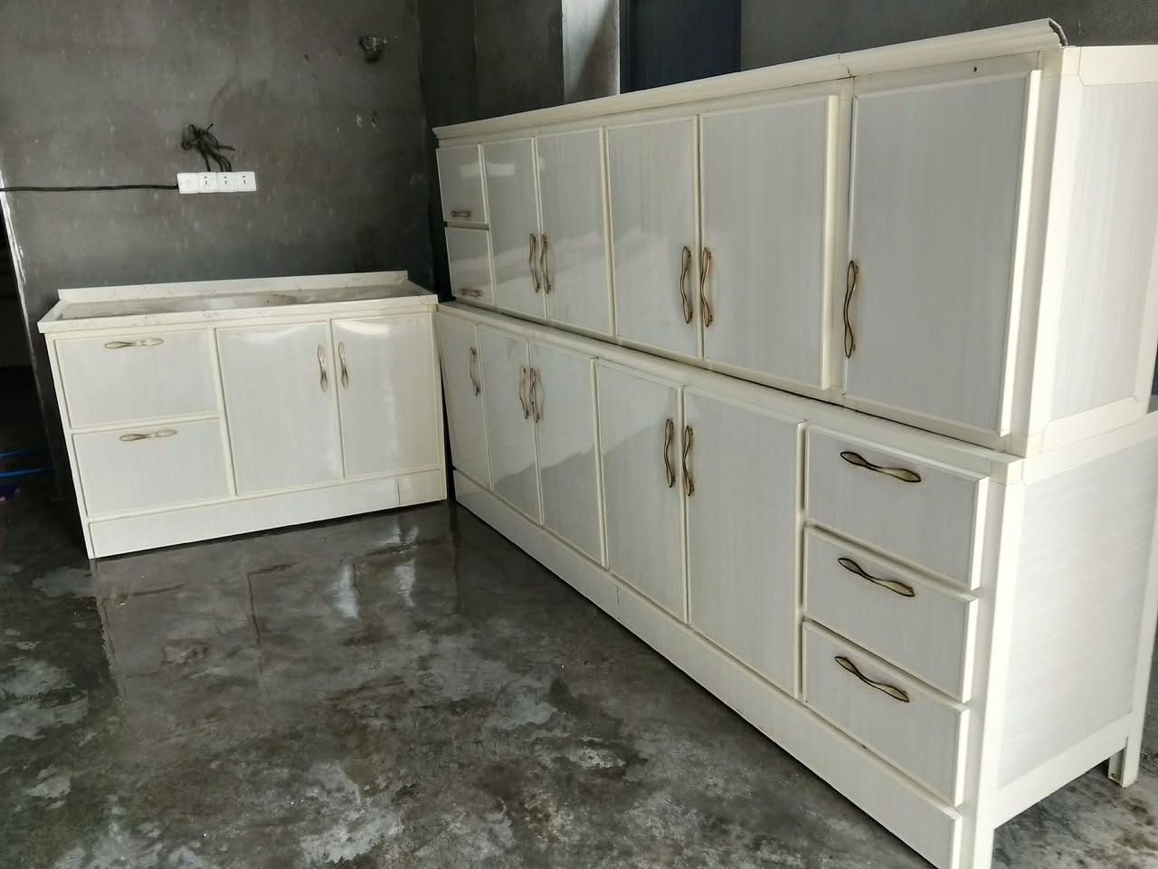 ماشاءالله لۆک لۆکە سەیرکردنی ناوێ کەوانتەرو سنگ بۆ فرۆشتن لەکەلار  ئەسلی بەزەمان سارایە
کەوانتەرەکە دوو مەترو حەفتایە سنگەکەی مەترو نیوە
بۆ نرخ و ناونیشان تیل بکەن ***********
گۆڕینەوە دەکات بە کەوانتەری ئەلەمنیوم 
📩چیتان هەیە وێنەی بنێرن بۆتان دەفرۆشم📩

