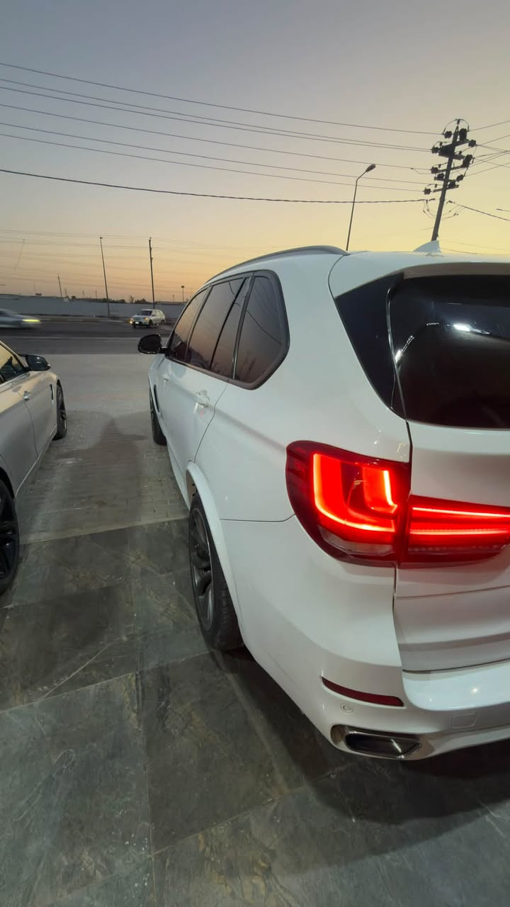 السلام عليكم اخوان
‏ 2017🔥 BMW X5 M competition Kit🇩🇪
ستة سلندر 3000 تون تيربو
 S drive 35i N55 
للبيع
لون ابيض
رقم اربيل الجديد 
هزة وسنوية جديدة باسمي يعني التحويل نفس الدقيقة 🔄
بيها كتاب تضليل 80% 🏴
داخل مشمشي 

السيارة نقص برغي مابيها ✅

‎ السيارة فول مواصفات خنك

‎‏‎🔸بنوراما

‎‏‎🔸نظام القيادة الذاتية

‎‏‎🔸كاميرة خلفية بدقة عالية

‎‏‎🔸رادار لقراءة خطوط الشارع

‎‏‎🔸رادار جانبي 

‎‏‎🔸حساسات

‎‏‎🔸شاشة كبير لمس 

‎‏‎🔸سستم صوت

‎🔸اوتوستوب

‎‏‎🔸مقاعد فول تحكم كهربائي

‎‏‎🔸مقاعد الامامية تدفئة

‎‏‎ 🔸(عدة الوان) انارات داخلية

‎‏‎🔸اضويه اماميه ذكية

‎‏‎🔸نظام النقطة العمياء

‎‏‎🔸اهتزاز الاستيرن عند اقتراب السيارات 

‎‏‎🔸نظام Auto Hold

‎‏‎🔸انظمة قيادة متعددة ( SPORT + SPORT plus + COMFORT+ ECO + INDIVIDUAL) 

‎‏‎🔸مقاعد خزن ميموري  

🔸‎‏  بصمة تشغيل

‎‏‎🔸حساسات اصطفاف ( امامي + خلفي ) 

‎‏‎ 🔸مريا طوي كهرباء + قلاب عند الرجوع للخلف 

‎‏‎🔸ستيرن كهربائي

‎‏‎🔸شفتات على الاستيرن  ( شفتر ) 

‎‏‎🔸نظام ملاحة ( NAV + MAP ) 

‎‏‎🔸مكيف ( امامي + خلفي ) منفصل

‎‏‎🔸نظام  carplay +android 

‎و بعد هواية مواصفات متنذكر 

‎السيارة وارد امريكي 

حادثها بنيد مصبوغ وباب مبدل

محرك و كير كفالة ، تبريد منظومة كاملة جديدة ثلج
حدادية جديدة ومنظومة مي بلادية اي حماوة او مشكلة بالسيارة مبيها
شواصي لغود تكم كفالة اي دواخل مبيها

السيارة ربع متصرف عليها 

ماشية 120 ميل

السعر 210$ وبيها مجال 
مكان السيارة كربلاء  ‏‎

‎للاستفسار 
***********
***********
