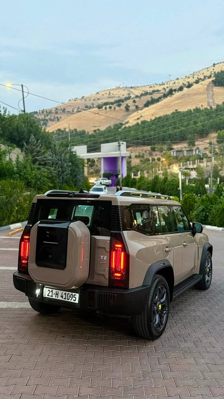 JETOUR T2⚜️
مودیل:2025
13.000KM🧿
بدون صبغ، بس مكان بصيط بيها تحكيل✅
شركة هارلم
مواصفات فول:LUXURY 
داخل لون اخضر، بانوراما، شاشه كبيره، كاميرا 360
اوتو بارك، رادار امامية و خلفي، كشنات حار و بارد….

ضمان شركة موجوده، عمل سيرفس لها وتغييرالزيت✅
كهربائی و محرك كلل بشرط✅
سعر:💵$274
سلیمانی📍
***********📞
Admin🌹
