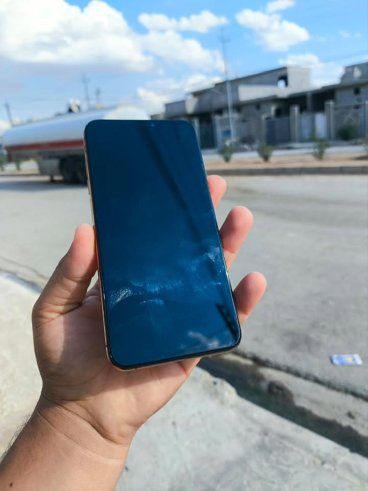 آيفون XS ماكس • ٦٤ جيجا • بطارية ١٠٠٪