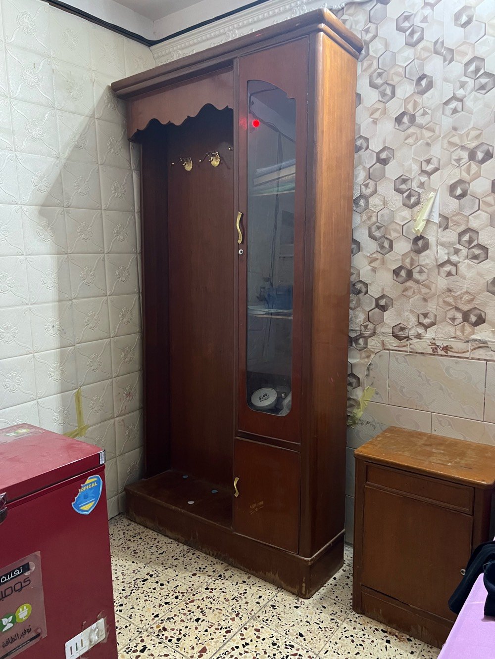 كنتور صاج ثقيل طابقين 6 ابواب مع ميز تواليت وزاويه السعر 530 وبي مجال زين تواصل ***********