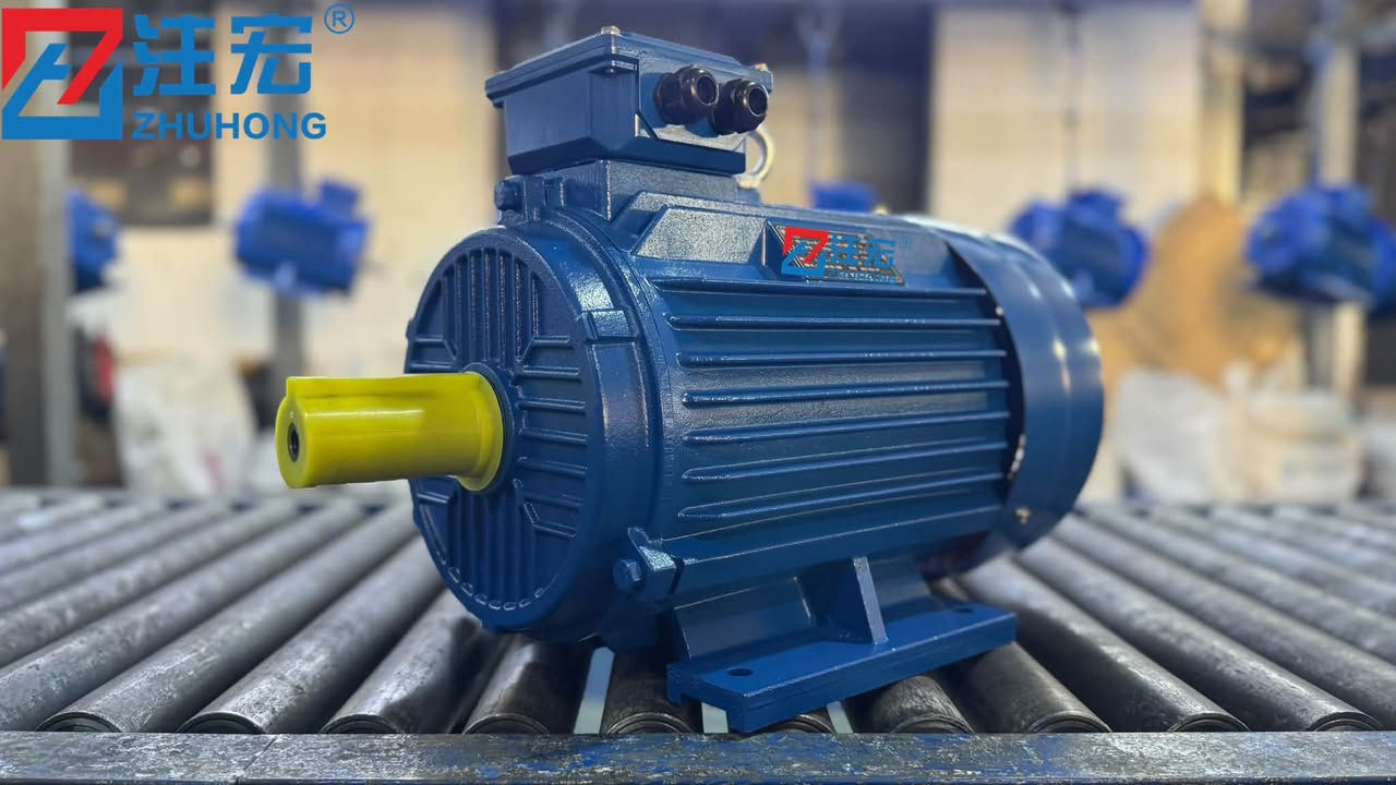 � شركة أبو غازي للتجارة العامة 🔹
للـاستيراد والتجهيز المباشر لجميع الأدوات الاحتياطية لمعامل:
🏗️ الكونكريت (الجاف والرطب)
🛣️ الأسفلت
🧱 البلوك
⚙️ الكسارات

📦 المتوفر لدينا:
1️⃣ قوايش ناقل المواد
2️⃣ كيربوكسات براين
3️⃣ كيربوكس قوايش
4️⃣ بوايات سمنت بجميع القياسات
5️⃣ هزازات مواد بجميع الموديلات
6️⃣ براينات الإسمنت كافة الأنواع
7️⃣ جكات الهواء ومستلزماتها
8️⃣ رولات القياس بجميع الأحجام
9️⃣ فلاتر سايلو الإسمنت
🔟 خلايا الوزن الكورية الأصلية
1️⃣1️⃣ شاشات المواد
1️⃣2️⃣ عدادات الماء (ميكانيكي وإلكتروني)

🛡️ جميع الأدوات بضمان حقيقي لمدة 3 سنوات
🚚 خدمة توصيل إلى جميع محافظات العراق

📍 موقعنا: بغداد – باب الشيخ
📞 *********** – ***********

نص مكتوب في الصور:
- 注宏 ZHUHONG
- 汉宏 ZHUHONG
- 涟宏 ZHUHONG