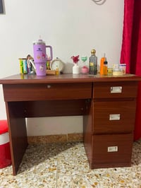 ميز دراسه … صاج قوي  ٣ جرارات جانبيه .. إضافه لجراره وسط / سعر 75الف ش...