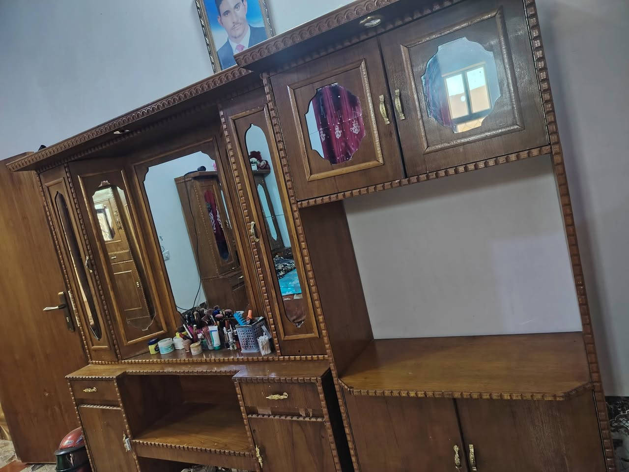 سلام عليكم غرفه البيع سعر 500وبيه مجال تصل ***********
