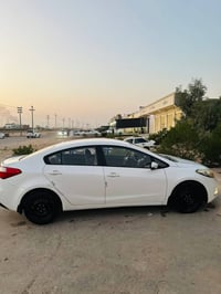 للبيع : كيا سيراتو 2014 خليجي 88 $ مواصفاتها معروفة   بيها قطعتين ونص ...