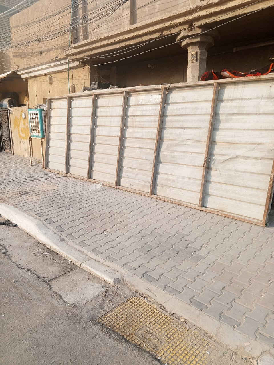 السلام عليكم سقيفه الطول 6امتار العرض 2متر شخاط درجه اولئ للبيع ***********
