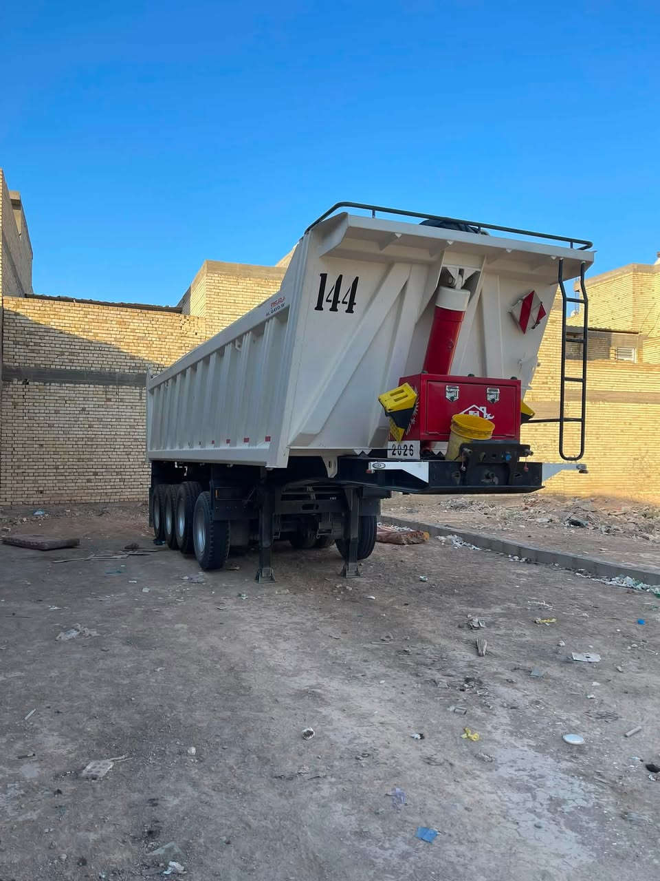 سلام عليكم عربانه للبيع تفصال جديد بغداد السياحيّ ٢٦ تخم تاير جديد نوعيه جيده الذرعه ٣١ ونص كهربائيات كله بالوني الاصلي الهوه كبس دناكير ١٦ المكان بغداد الكماليه *********** وبل عافيه على الياخذهة ***********
