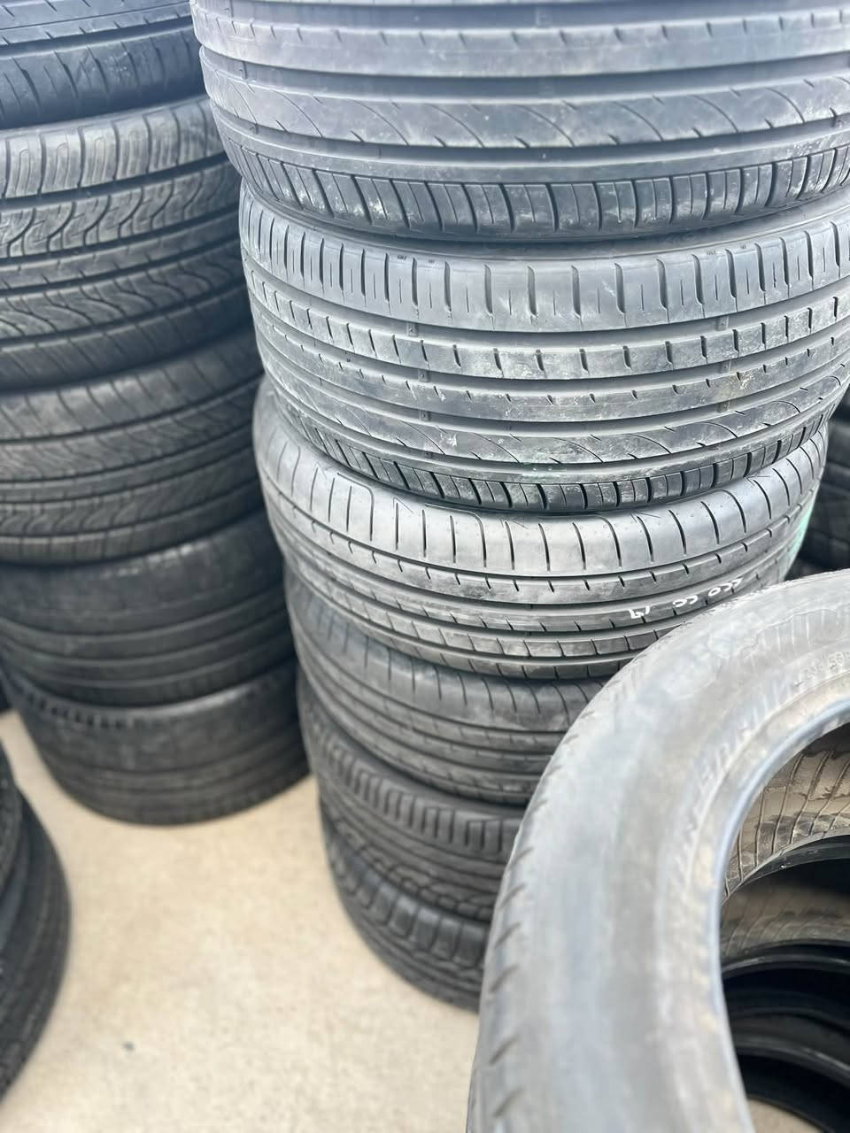 السلام عليكم 
تم بحمد لله وصول حاويه اطارات باله 
مستخدم ماركات عالميه وانتاج حديث نظافه ٩٠٪؜
كذلك تم وصول ويل كب مستخدم باله كافه القياسات 
متوفر تاير جديد صيني اسعار جمله انتاج ٢٦ كافه الاحجام 
متوفر نظام بيع وشراء ومراوس
فتح وشد وبلنص داخل المجمع 
العنوان العزيزيه شارع العام مقابيل حسينه حواس 
الرقم للاستفسار ***********
اخوكم ּا̍ڷــمۭــﮪــڼۨــدڛۣ آحۡــمۭــد
