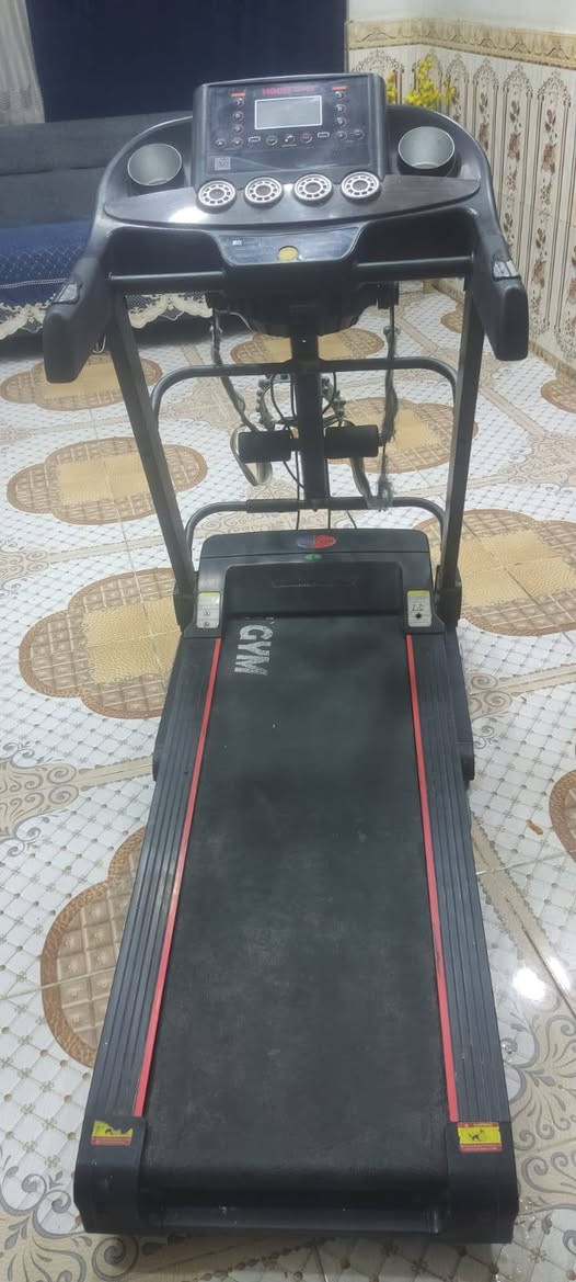 سلام عليكم جهاز ركض للبيع نظيف يحمل الوزن 150 
السعر 250وبيه مجال قليل مكاني ناصريه مركز اتصال عل  ***********
