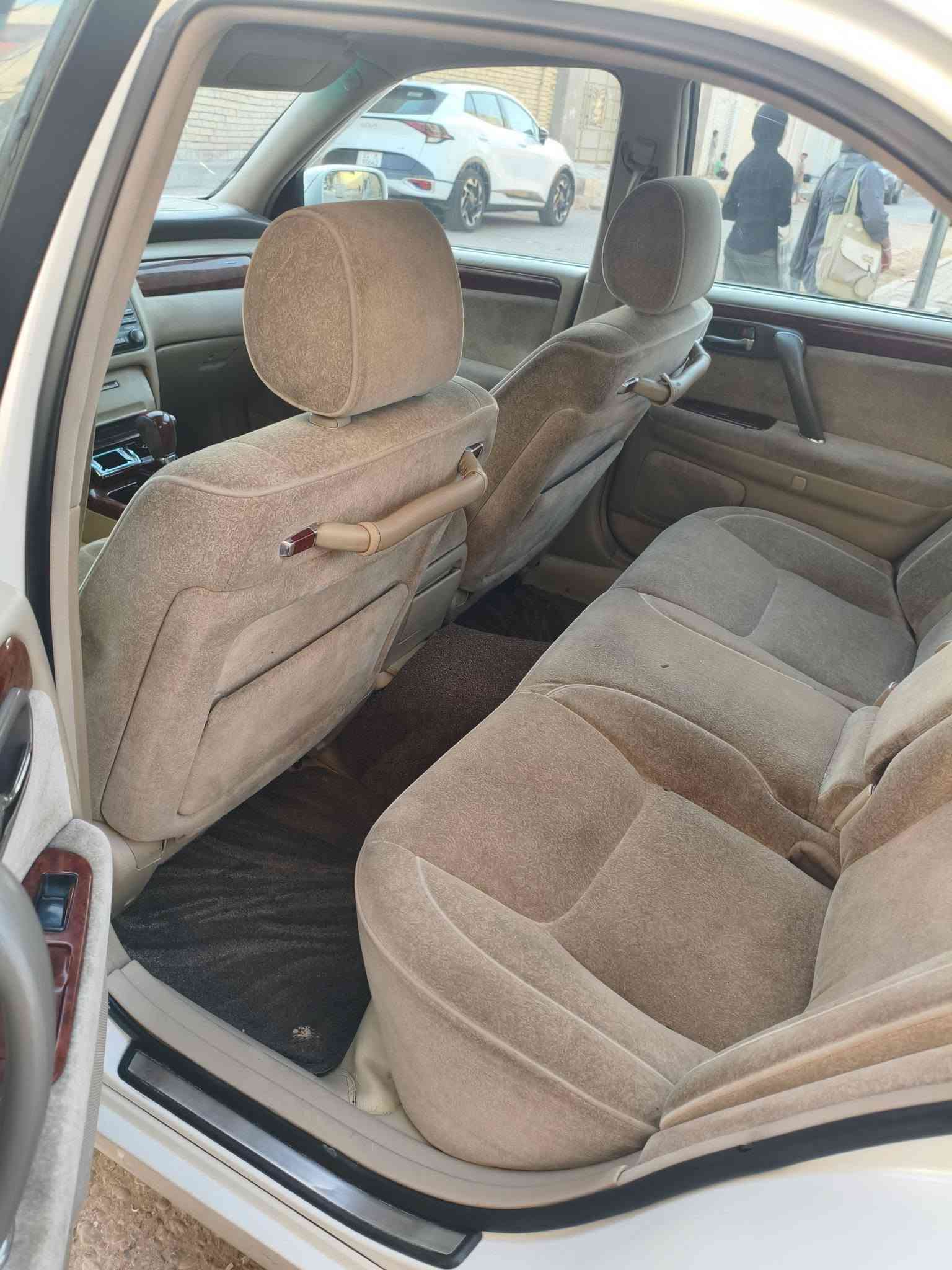 سلام عليكم
ملكة الديفور الجبير موديل2000 ابيض صدفي رقم سليمانية بأسمي تحويل ثاني يوم كفالة من الكص والعيب الشرعي مكان السيارة بالعمارة السعر 120 بيها مجال ***********
