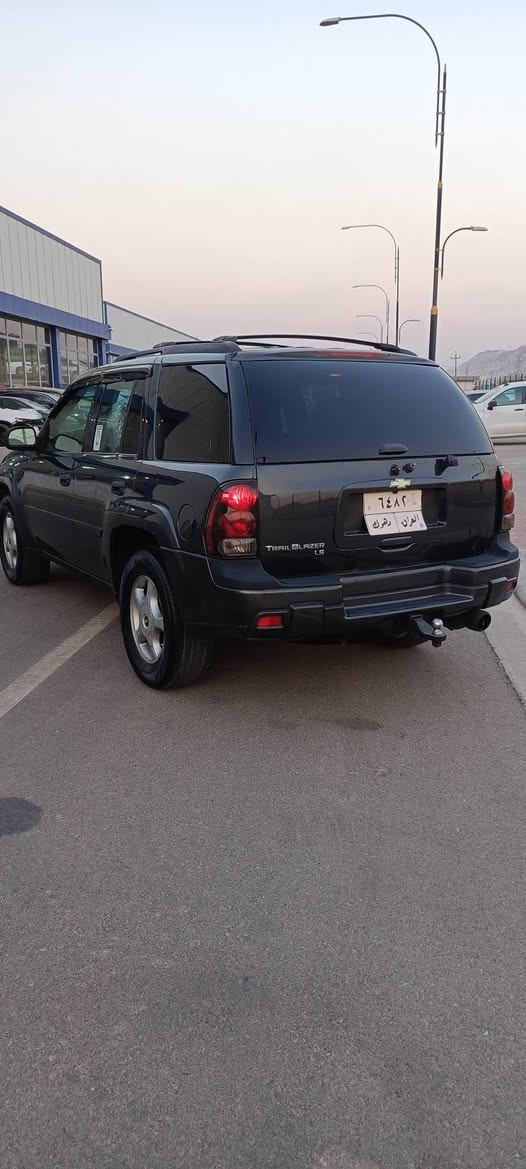 للبيع شوفرليت بلايزر موديل 2007 LS محرك ما مفتوح ابيض بشرط سيارا اسبير منازل واحد عراق بل نضافا تعال شوف بعينك  ماشي 140 كليو سيارا كلين بدون صبغ سيارا جديد جديد محرك وكير بشرط تبريد ثلج ثلج تحويل وكالا بشرط مابي مصرف دينار سعر 98 ومجال حك جيا وعليها غرمات 9 اوراق تنزيل من حساب عنوان دهوك ☎️ للاستفسار *********** *********** دهوك, العراق
