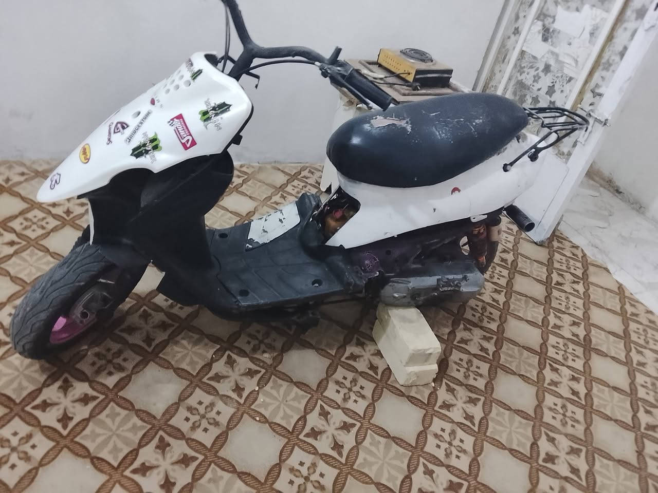 تسعة • يمشي • يطفي