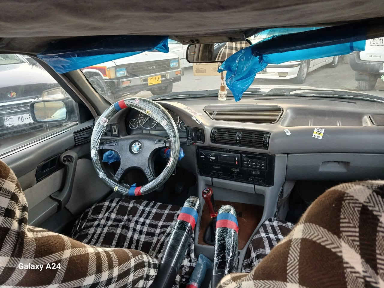 سلاوخواتان لێیبت بیم مۆدیل1991ئارم پلاستیک بە شەرت 525گێڕە عادەی بەشەرت موسوبراوە بەشەرت پیش پان لیت ئالا قا سعری خوار بازاڕ 22 کەڵا بۆزانیار  ***********
